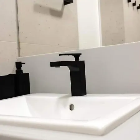 아파트 Luxury Apartment In Town *